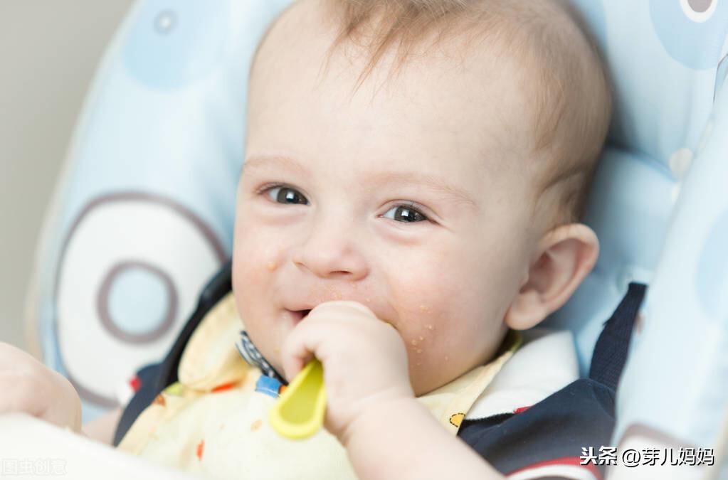 小孩几个月能吃饭小孩几个月能吃饭——婴幼儿辅食添加的探讨