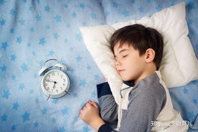 一岁三个月宝宝睡眠时间一岁三个月宝宝的睡眠时间，重要性及规律解析